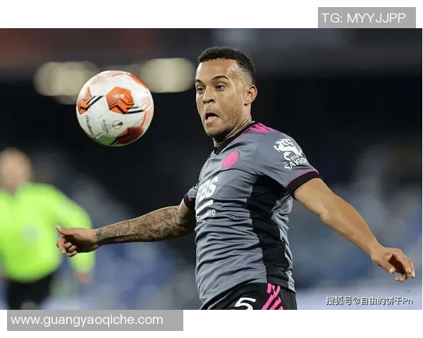 各大足球球星背后号码的传奇故事与数字背后意义解析