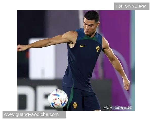 球星赛前高强度足球训练全景揭秘展现力量技巧与团队协作魅力