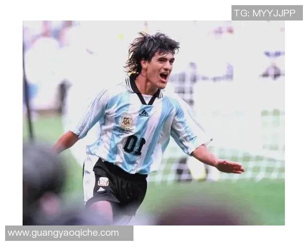 球迷必看:盘点那些被足球博主频繁剪辑的传奇球星背后故事 球迷必看:盘点那些被足球博主频繁剪辑的传奇球星背后故事