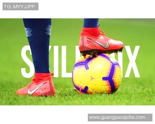 足球巨星豪华别墅入住揭秘 高端生活方式与绿茵场上的精彩瞬间交织